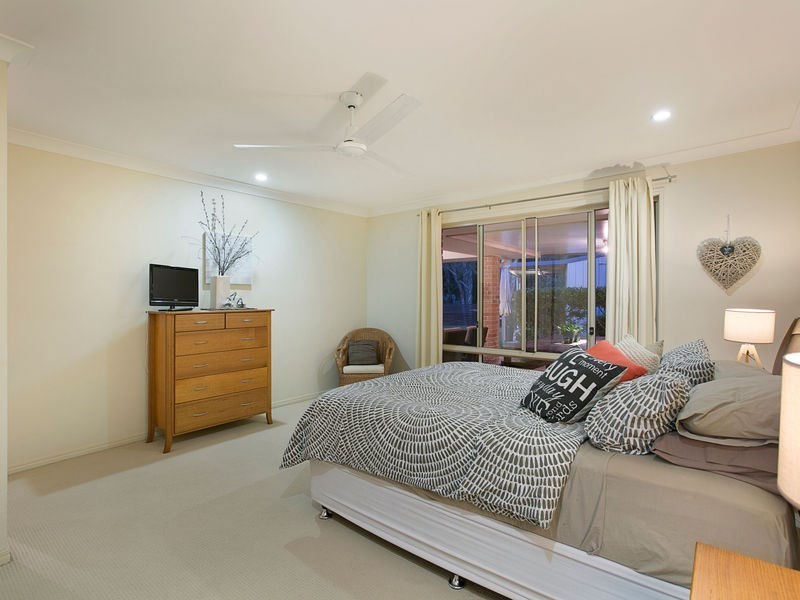 27 Surman Street, Birkdale QLD 4159