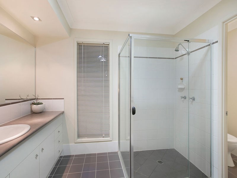 27 Surman Street, Birkdale QLD 4159