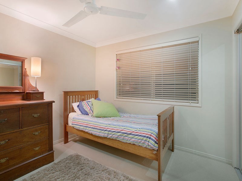 27 Surman Street, Birkdale QLD 4159