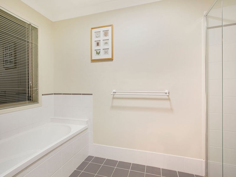 27 Surman Street, Birkdale QLD 4159