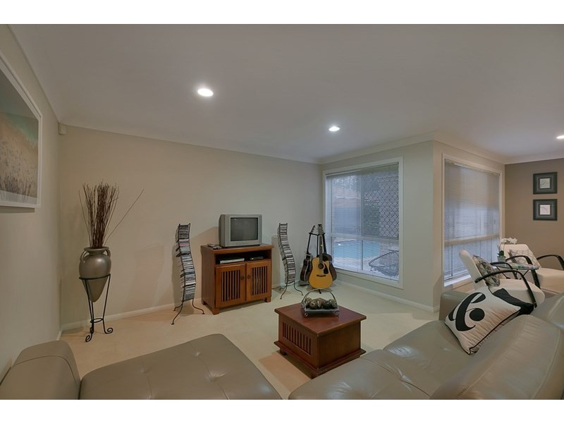 16 Darcelle Place, Ormiston QLD 4160