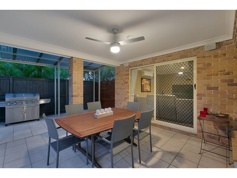 16 Darcelle Place, Ormiston QLD 4160