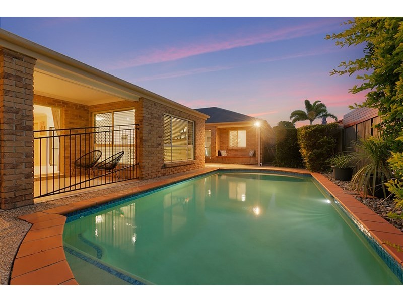 16 Darcelle Place, Ormiston QLD 4160