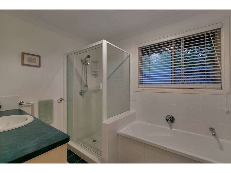 16 Darcelle Place, Ormiston QLD 4160