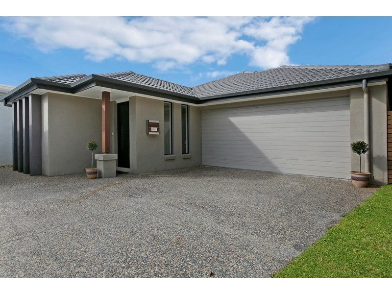 2 Saltburn Place, Wakerley QLD 4154