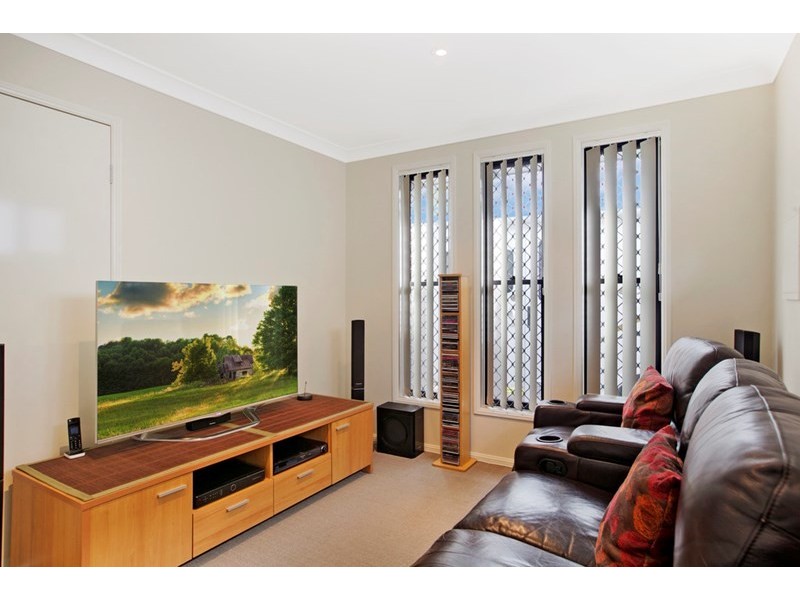 2 Saltburn Place, Wakerley QLD 4154
