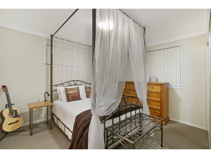 2 Saltburn Place, Wakerley QLD 4154