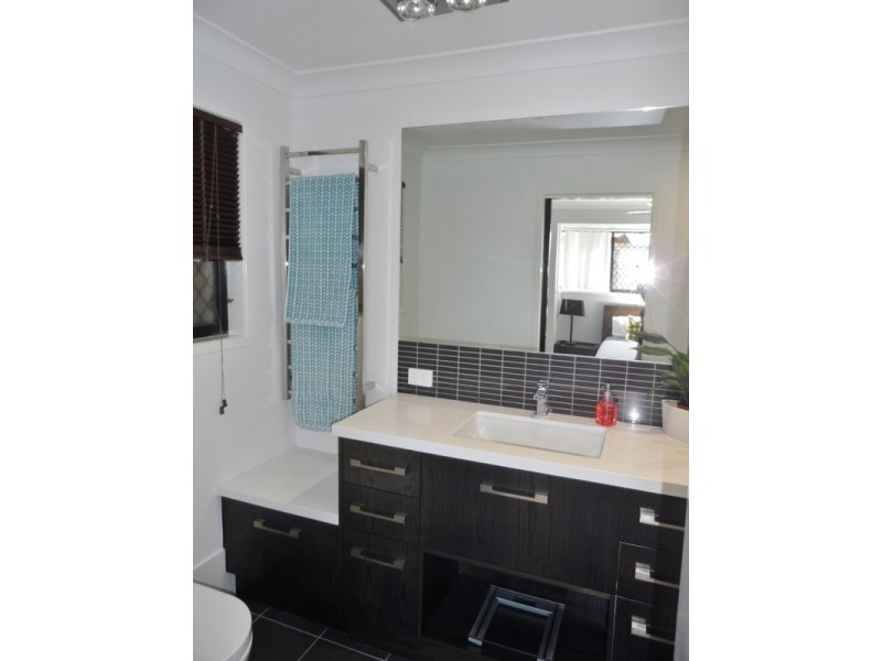 3 Honeygem Place, Birkdale QLD 4159