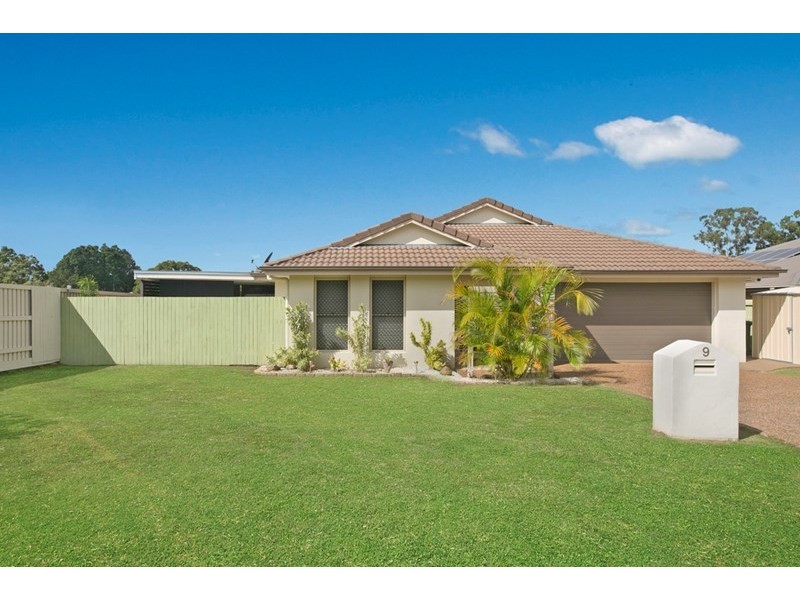 9 Mervyn Crescent, Redland Bay QLD 4165
