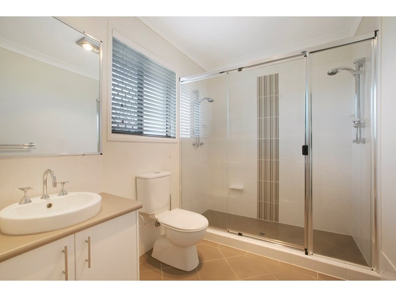 9 Mervyn Crescent, Redland Bay QLD 4165