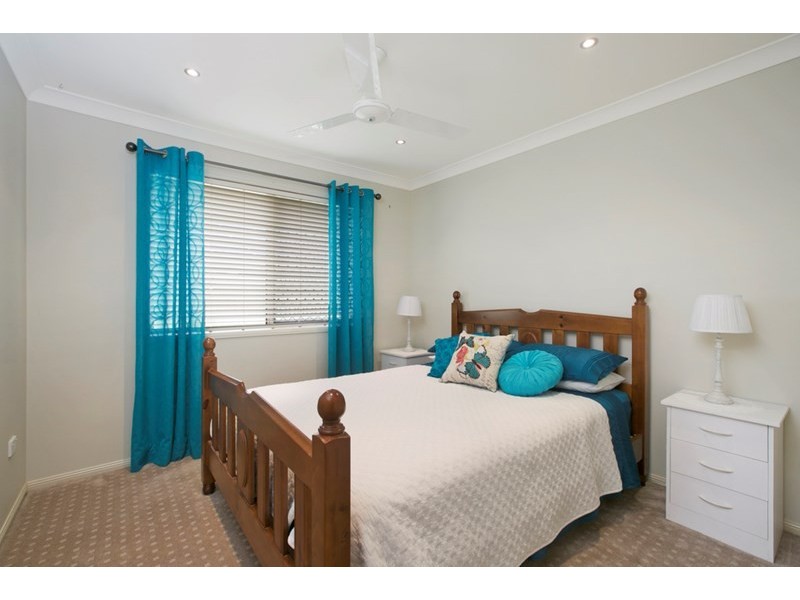 9 Mervyn Crescent, Redland Bay QLD 4165