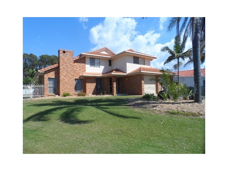 2 DORSAL Drive, Birkdale QLD 4159