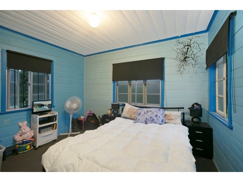 337 Redland Bay Road, Capalaba QLD 4157