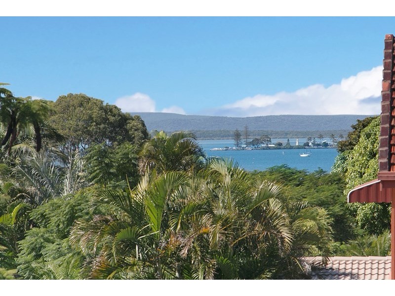 16 Waterford Crescent, Ormiston QLD 4160