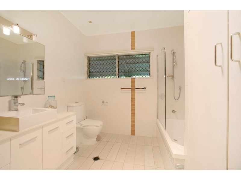 5 Russell Street, Cleveland QLD 4163