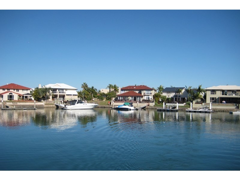 14 Captains Court, Raby Bay QLD 4163