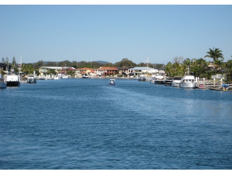 14 Captains Court, Raby Bay QLD 4163