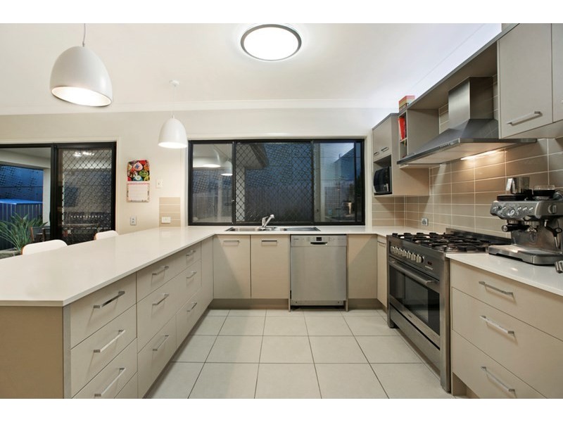 42 Ridgeview Street, Carindale QLD 4152