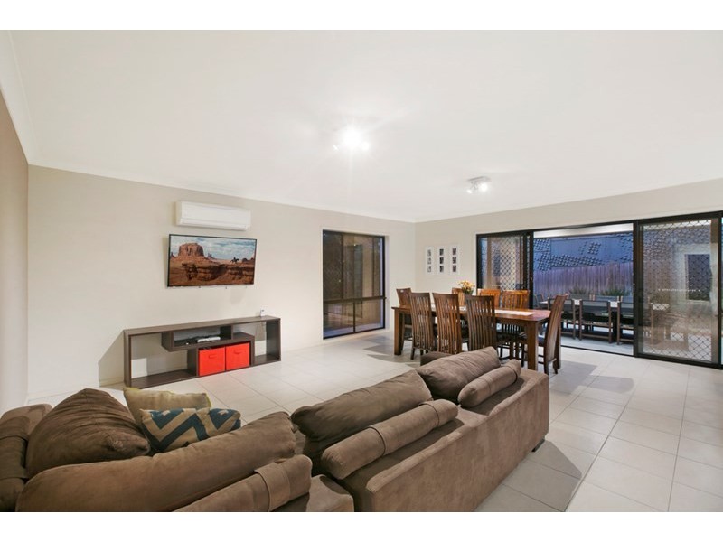 42 Ridgeview Street, Carindale QLD 4152