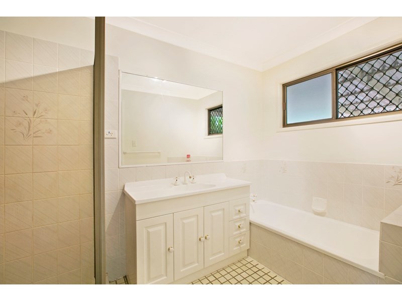 3 Lewisham Court, Birkdale QLD 4159