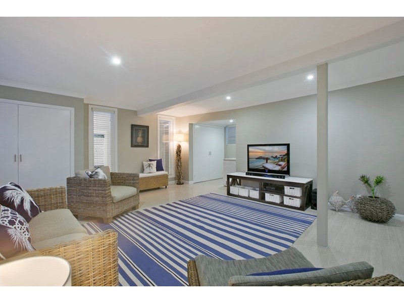 2 Christie Close, Ormiston QLD 4160
