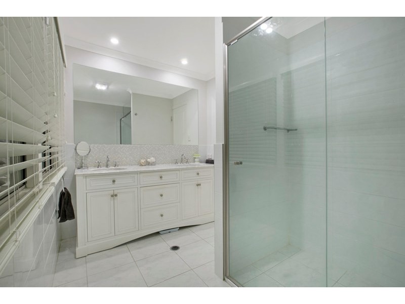 2 Christie Close, Ormiston QLD 4160