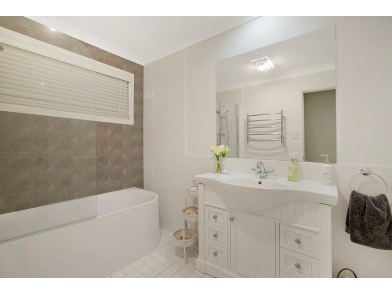 2 Christie Close, Ormiston QLD 4160