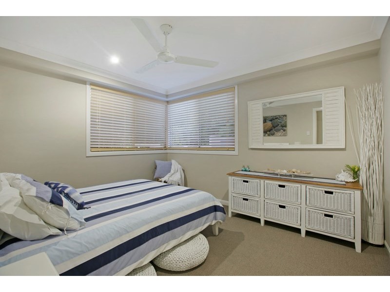 2 Christie Close, Ormiston QLD 4160