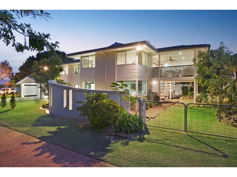 2 Christie Close, Ormiston QLD 4160