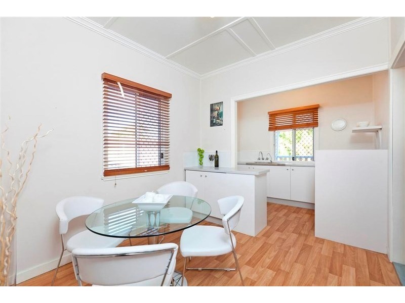 30 CARNATION Street, Wynnum QLD 4178