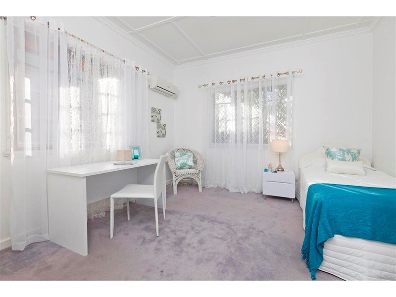 30 CARNATION Street, Wynnum QLD 4178