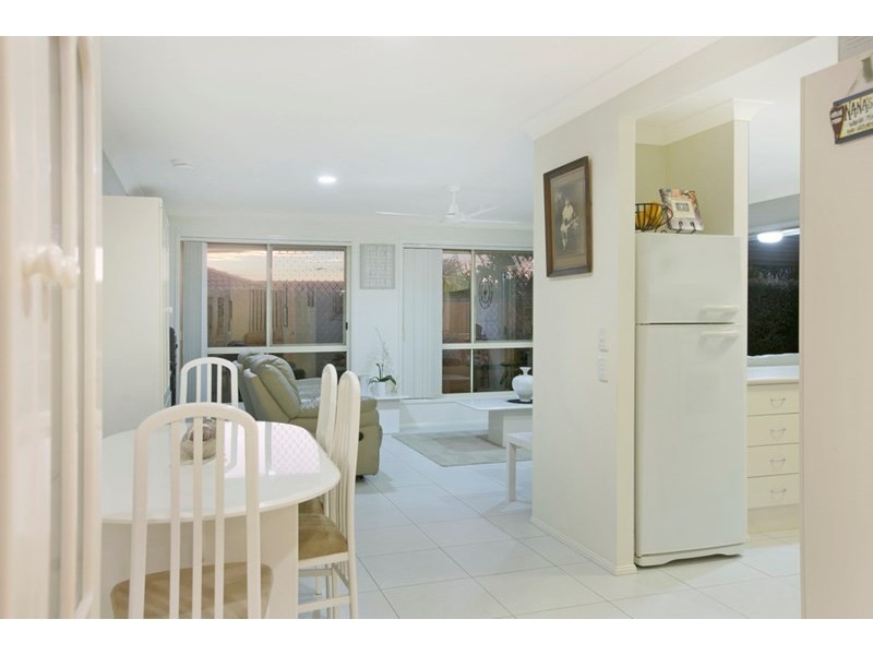16 Isaacs Way, Wakerley QLD 4154