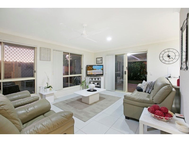 16 Isaacs Way, Wakerley QLD 4154
