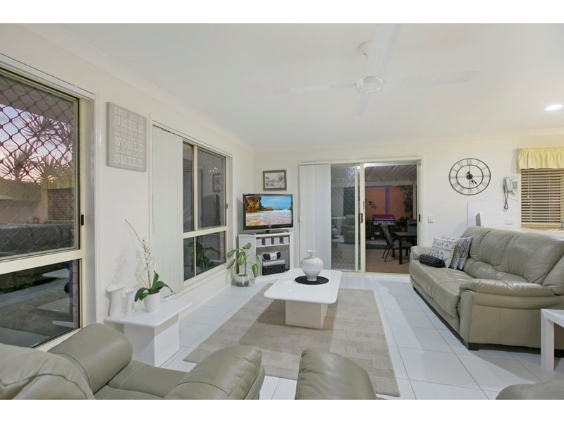 16 Isaacs Way, Wakerley QLD 4154