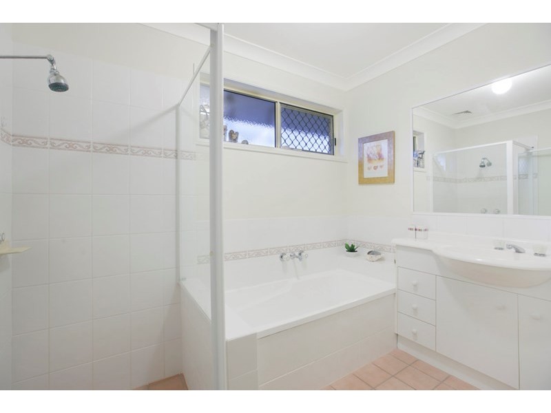 16 Isaacs Way, Wakerley QLD 4154