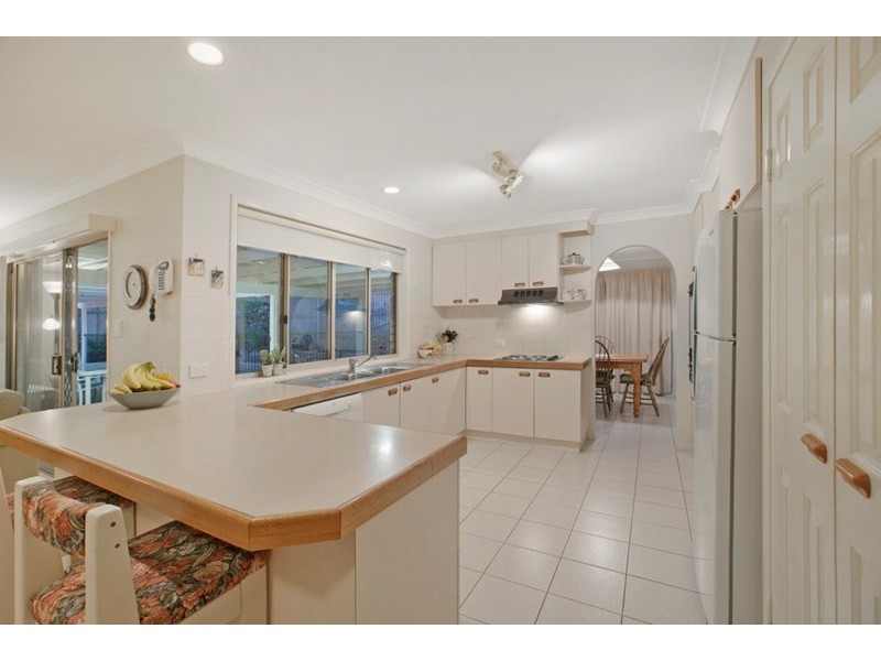 18 Drake Street, Wellington Point QLD 4160