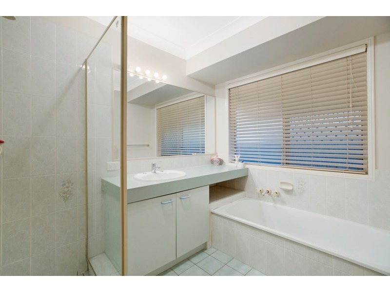 18 Drake Street, Wellington Point QLD 4160