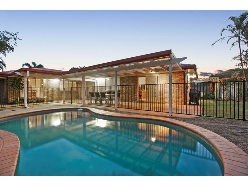 18 Drake Street, Wellington Point QLD 4160