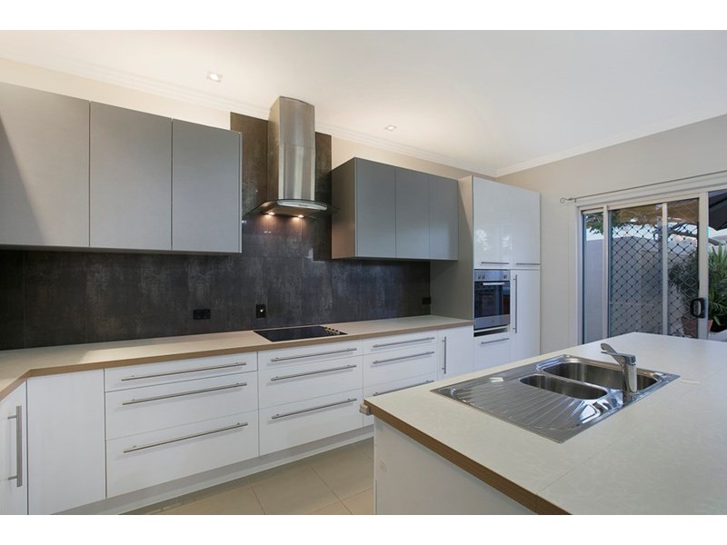 1 Thomas Street, Birkdale QLD 4159