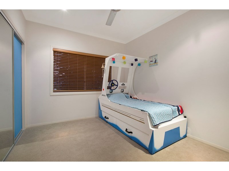 1 Thomas Street, Birkdale QLD 4159