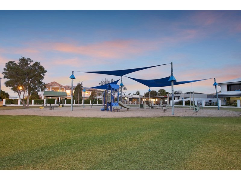 1 Thomas Street, Birkdale QLD 4159