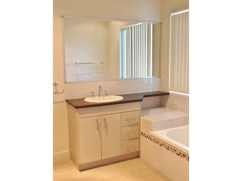 28 KILLARNEY Avenue, Manly West QLD 4179