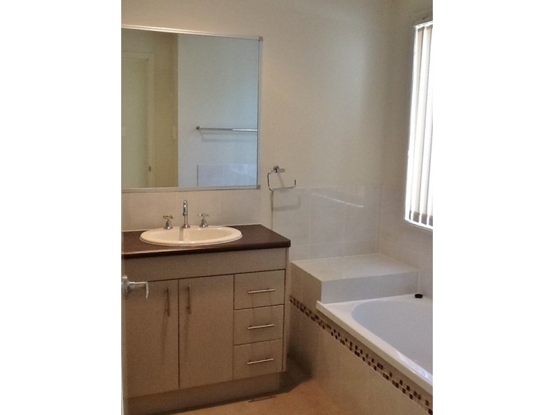 28 KILLARNEY Avenue, Manly West QLD 4179