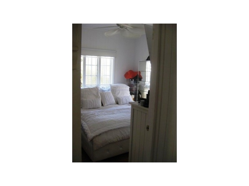 24 LUCY Street, Thorneside QLD 4158