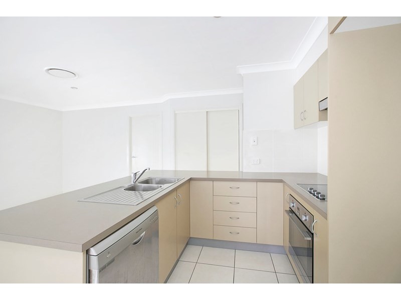 2/112 Beach Street, Cleveland QLD 4163