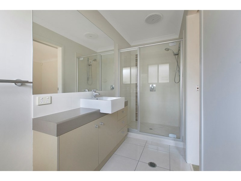 2/112 Beach Street, Cleveland QLD 4163