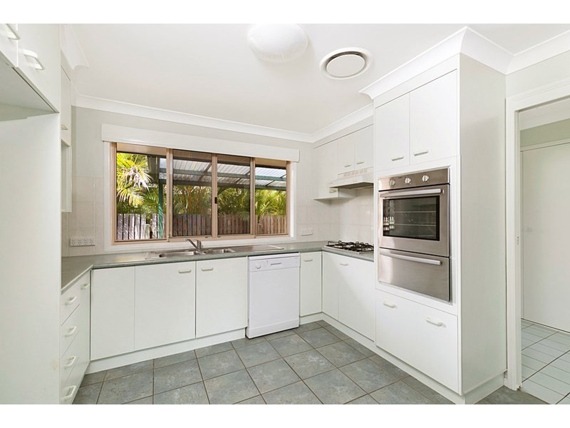 2 Horton Place, Wellington Point QLD 4160