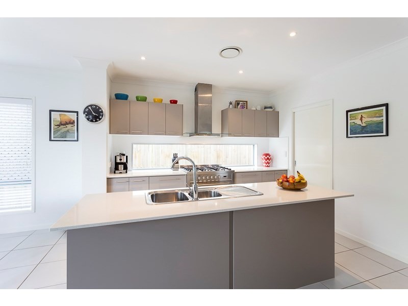 79 THORNESIDE Road, Thorneside QLD 4158