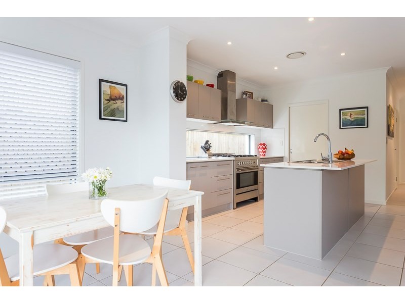 79 THORNESIDE Road, Thorneside QLD 4158