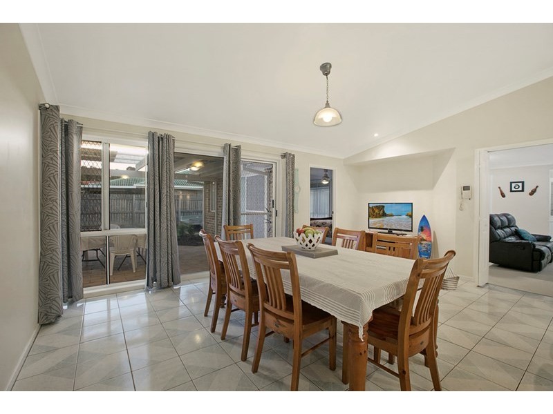 17 FINNEGAN Court, Birkdale QLD 4159